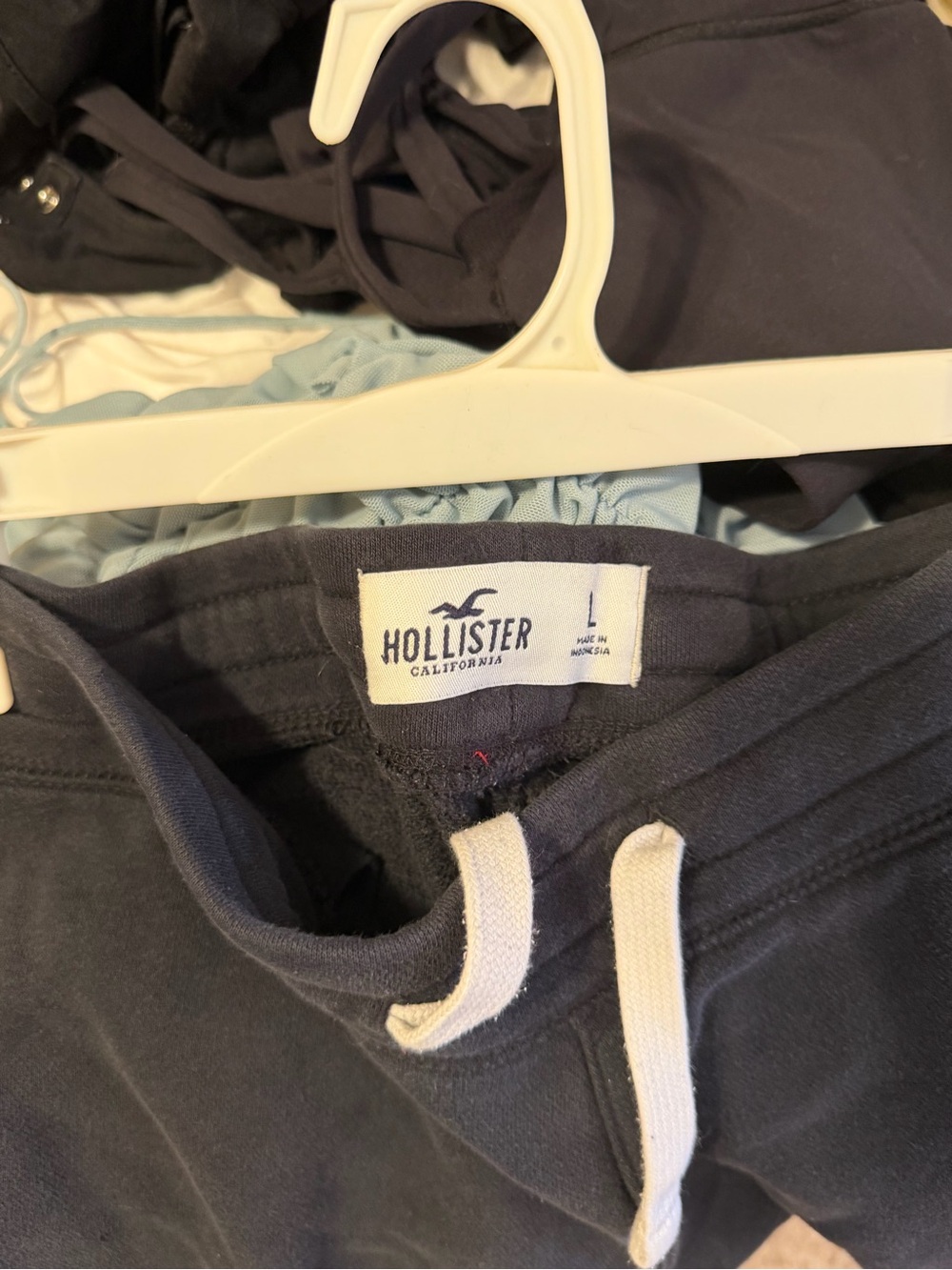 Hollister Black Athletic Shorts with White Drawstring and Vertical Logo - Picture 3 of 3